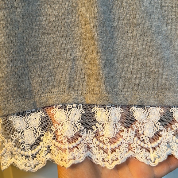 Grey mock turtle neck with lace bottom detail size XL - Picture 3 of 5